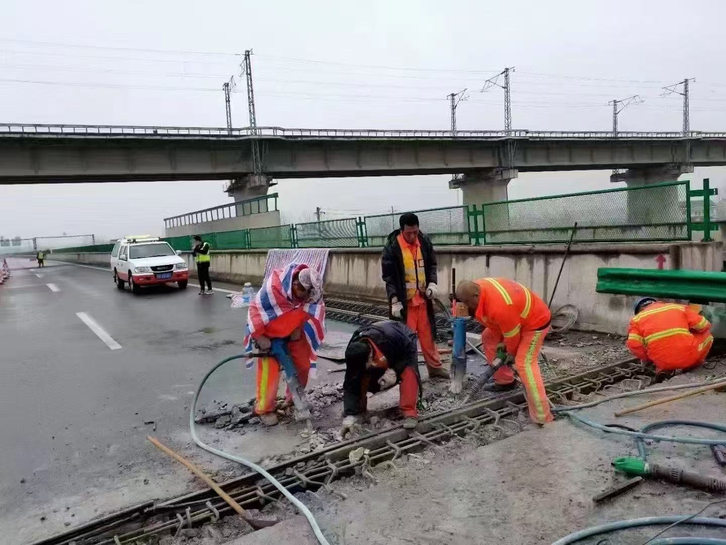 雨花桥梁伸缩缝抢修料